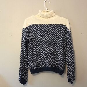 2/$15 SHEIN Navy and Cream Turtleneck Sweate